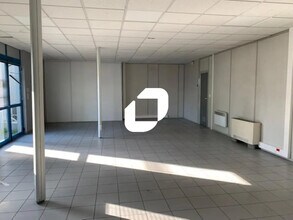 Industrial in Civrieux-d'Azergues for sale Interior Photo- Image 1 of 21