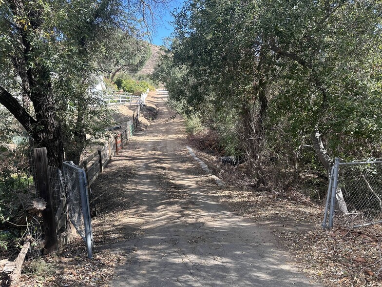 44605 Via Vaquero, Temecula, CA for sale - Building Photo - Image 3 of 12