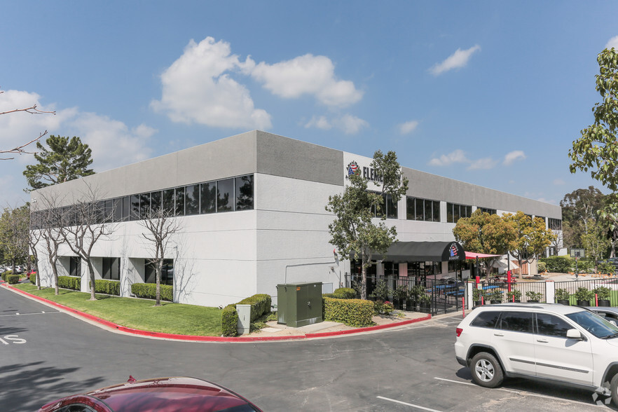 160 S Old Springs Rd, Anaheim, CA for lease - Building Photo - Image 2 of 5