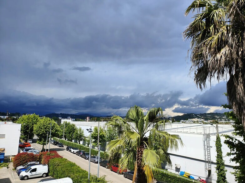 Office in Cannes for sale - Building Photo - Image 3 of 8