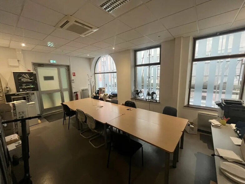 Retail in Strasbourg for lease - Building Photo - Image 2 of 8