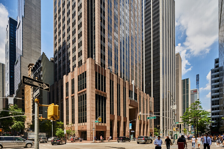 1177 Avenue Of The Americas, New York, NY for lease - Building Photo - Image 2 of 4