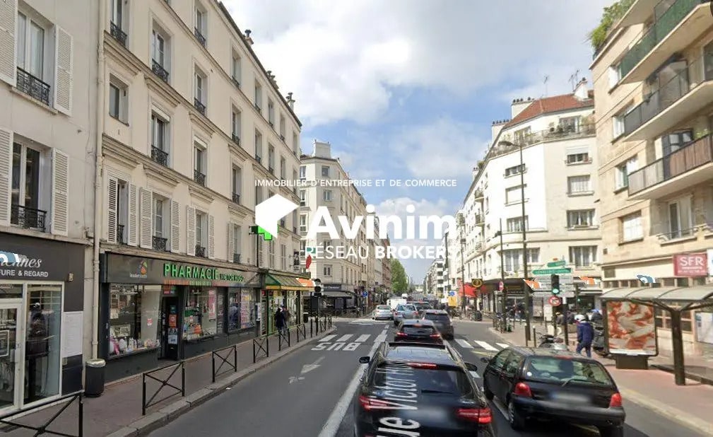 Retail in Levallois-Perret for lease Building Photo- Image 1 of 2