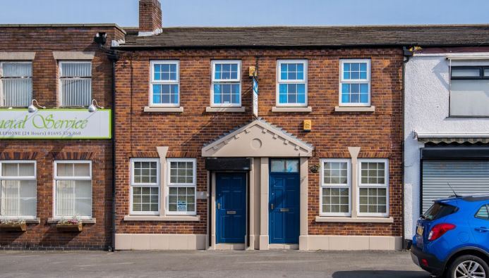 33-35 Sandy Ln, Skelmersdale for sale Primary Photo- Image 1 of 1