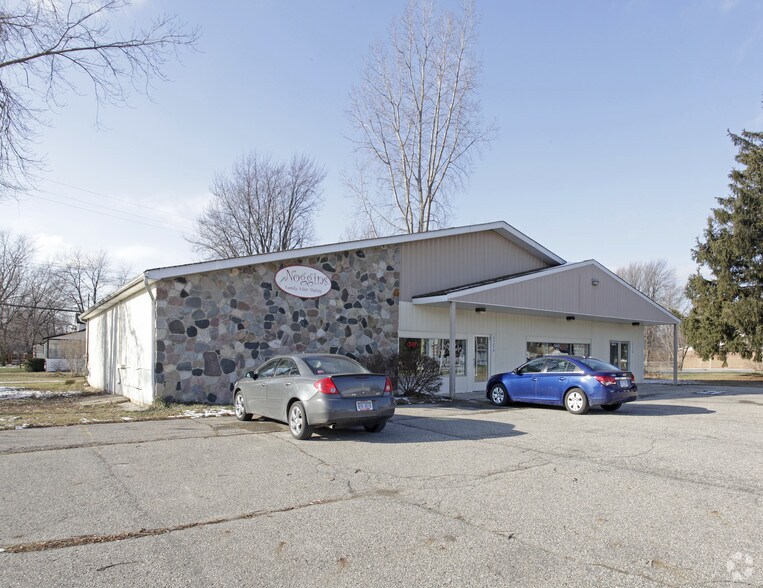 5985 Lakeshore Rd, Fort Gratiot, MI 48059