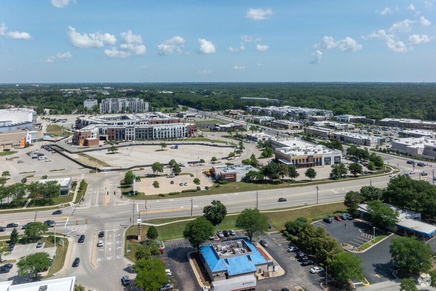 700 E Townline Rd, Vernon Hills, IL for lease - Aerial - Image 3 of 6