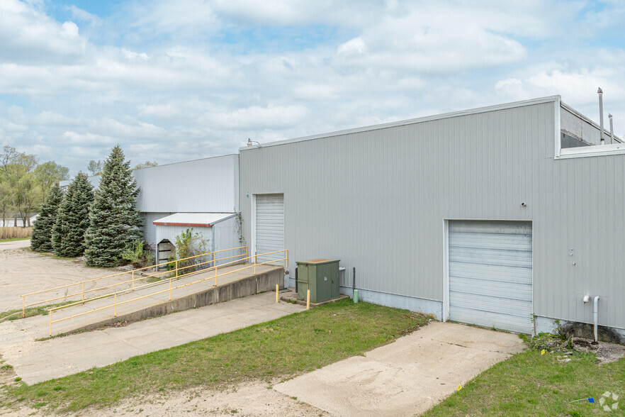 1341 E Pine Hill Ave, White Cloud, MI for lease - Building Photo - Image 1 of 6