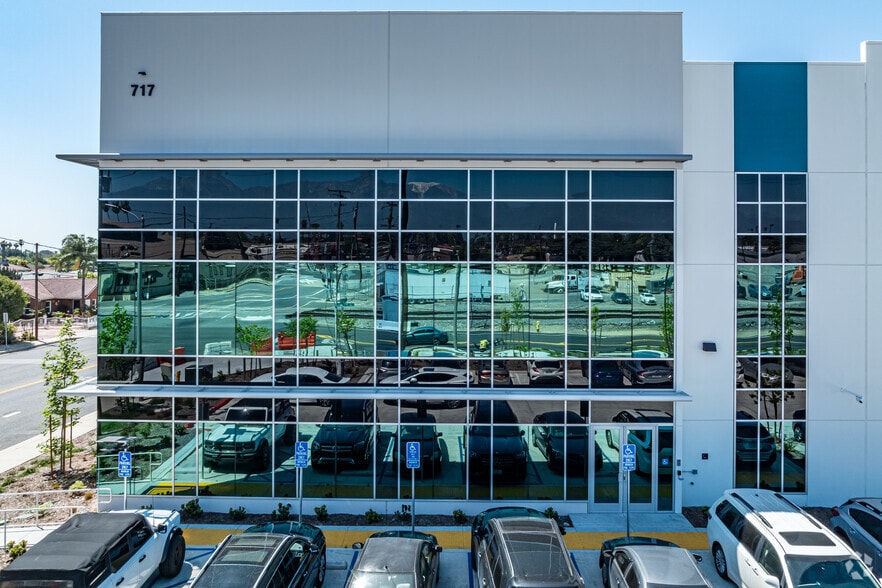 717 W State St, Ontario, CA for lease - Building Photo - Image 2 of 7