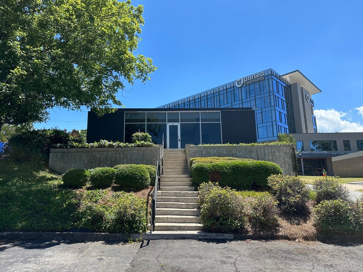 201 E Camperdown Way, Greenville, SC 29601 Office for Lease