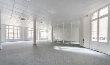 3 Rue D'Edimbourg, Paris for lease Interior Photo- Image 2 of 6