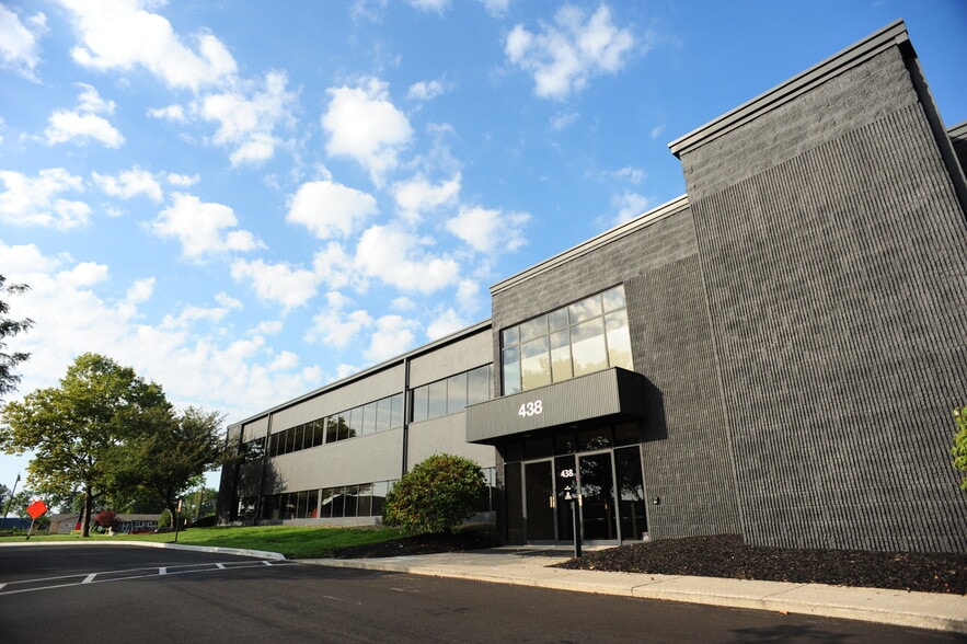 438 E Wilson Bridge Rd, Worthington, OH for lease - Primary Photo - Image 1 of 11