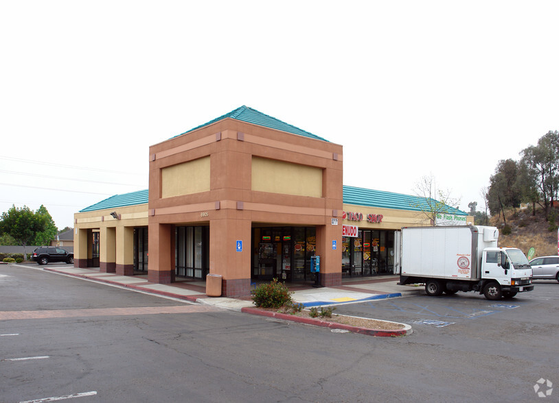 6905-6925 Paradise Valley Rd, Spring Valley, CA for lease - Primary Photo - Image 3 of 5