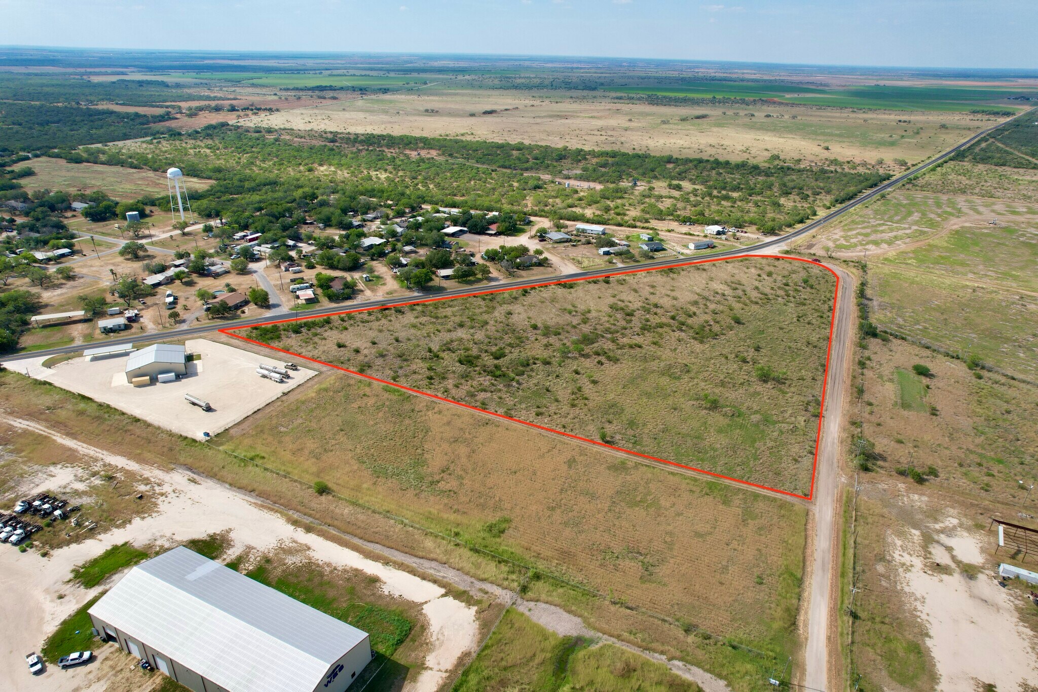 142 Burnett Ave, Charlotte, TX for sale Primary Photo- Image 1 of 7