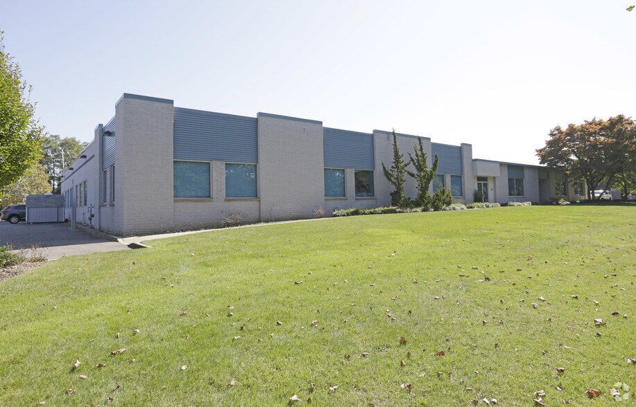 145 Marcus Blvd, Hauppauge, NY for lease - Building Photo - Image 1 of 7