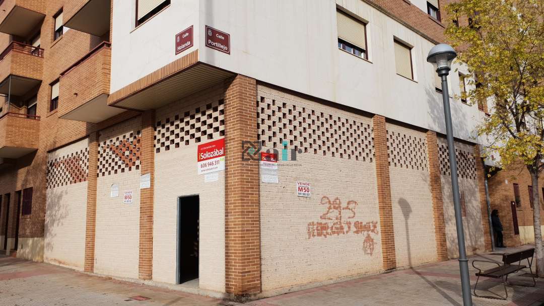 Retail in Logroño, La Rioja for lease Building Photo- Image 1 of 2