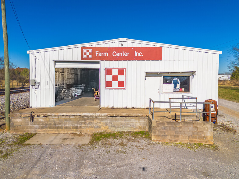 622 Depot St, Chapel Hill, TN for sale - Primary Photo - Image 1 of 44