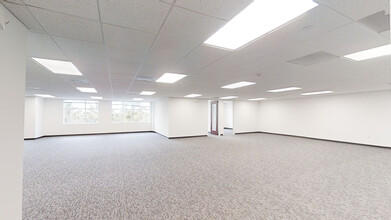 7108-7121 Fairway Dr, Palm Beach Gardens, FL for lease Building Photo- Image 1 of 10