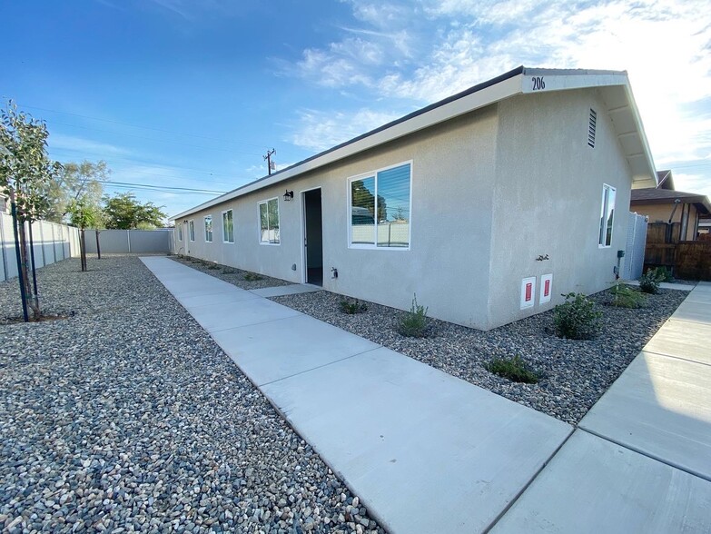 332 ROBERTSON, Ridgecrest, CA for sale - Building Photo - Image 3 of 18