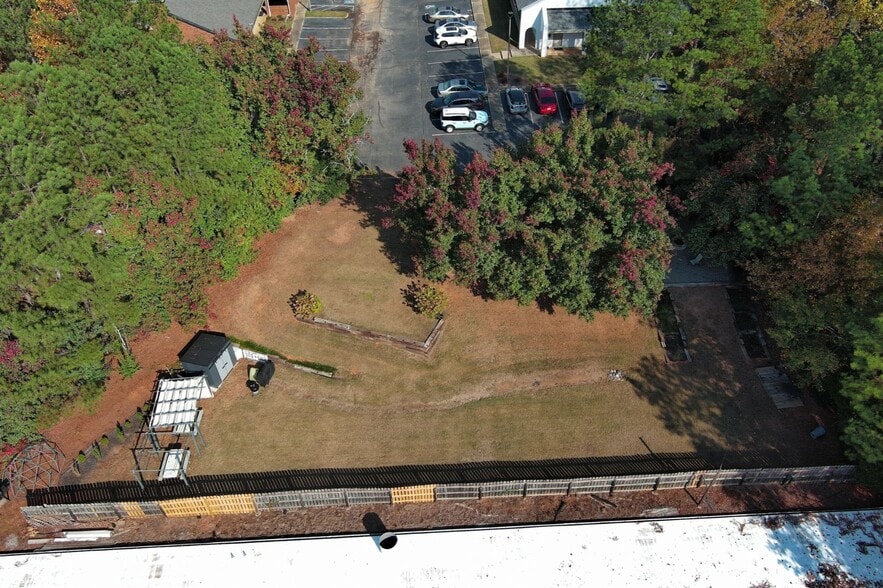 625 Hembree Pky, Roswell, GA for lease - Building Photo - Image 3 of 5