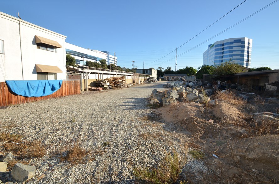 1051 W 190th St, Gardena, CA for sale - Building Photo - Image 2 of 6