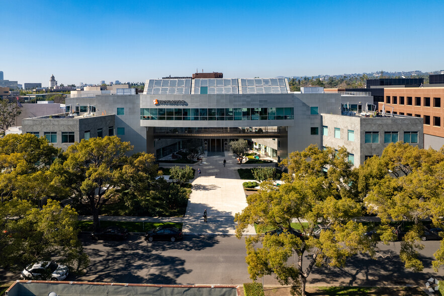 407 N Maple Dr, Beverly Hills, CA for lease - Building Photo - Image 1 of 11