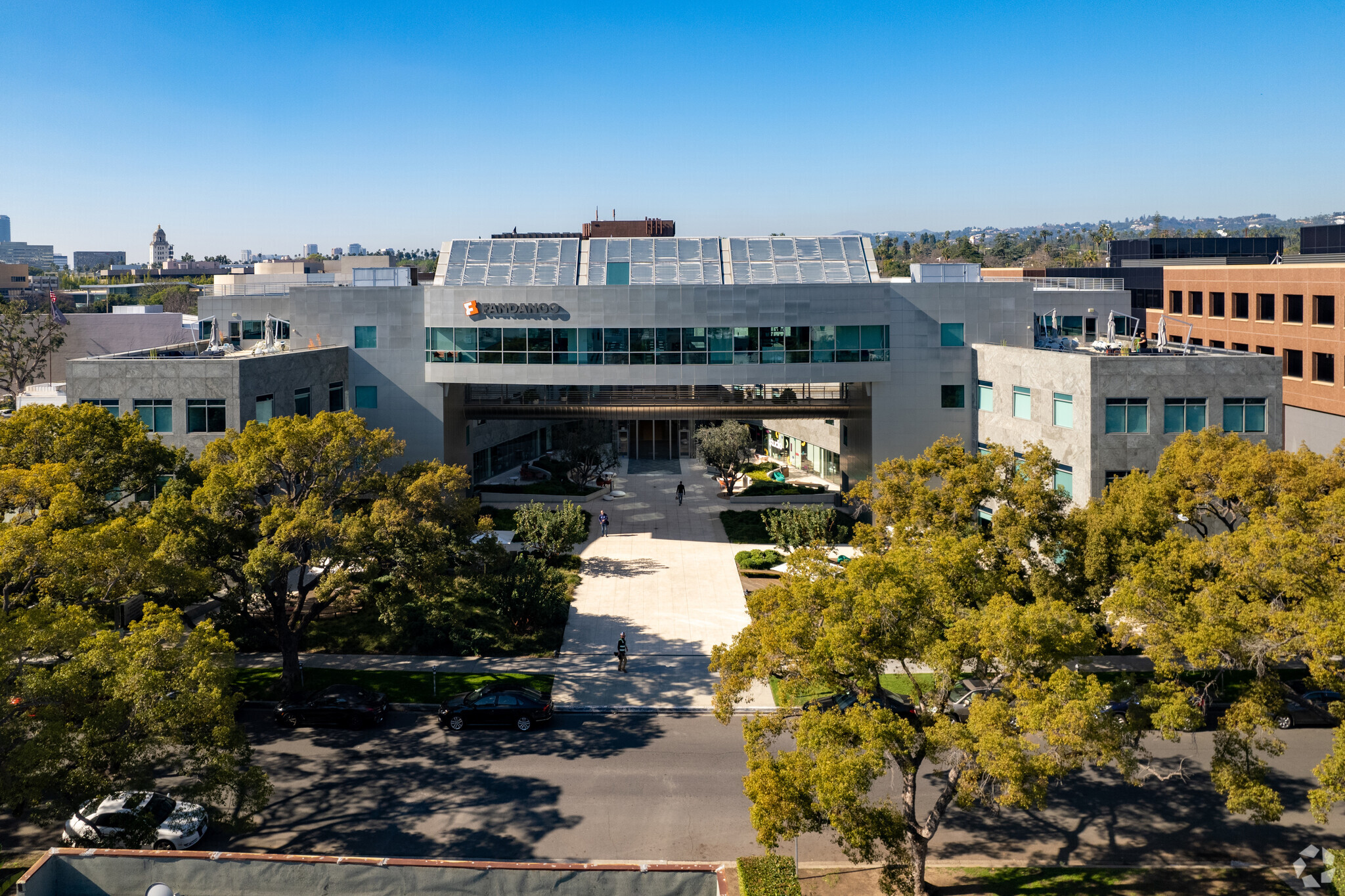 407 N Maple Dr, Beverly Hills, CA for lease Building Photo- Image 1 of 12