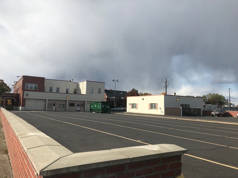1315 W Lincoln Blvd, Spokane, WA for sale - Building Photo - Image 2 of 4