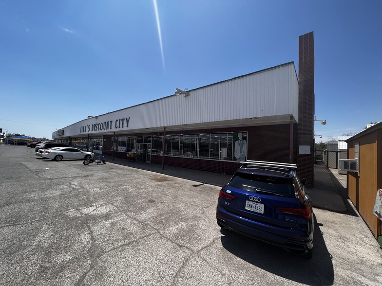 8020-8030 Alameda Ave, El Paso, TX for lease - Building Photo - Image 1 of 5