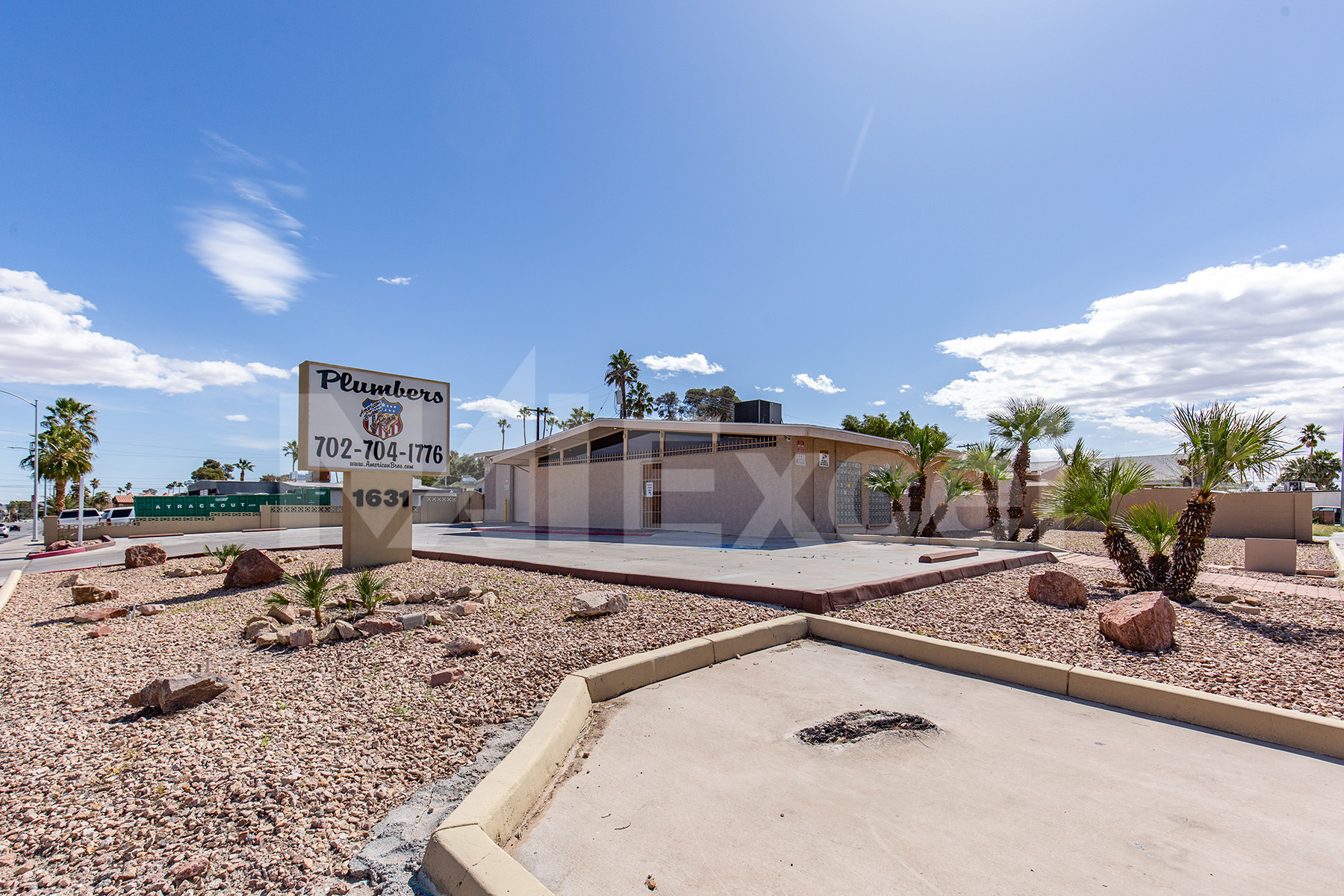 1631 E Desert Inn Rd, Las Vegas, NV for sale Building Photo- Image 1 of 17