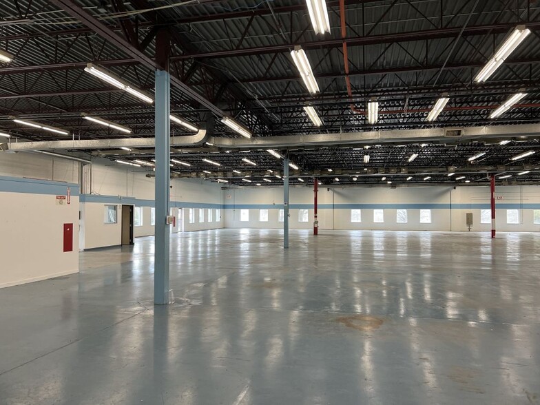 30 E Industrial Rd, Branford, CT for lease - Interior Photo - Image 2 of 17