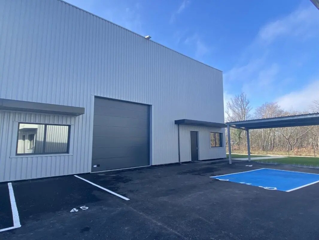Flex in Mérignac for lease Building Photo- Image 1 of 13