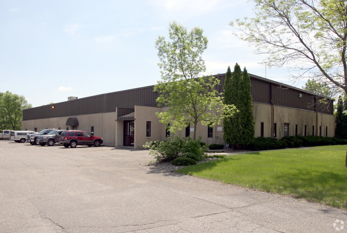 77017703 Commerce Way, Eden Prairie, MN 55344 77017703 Commerce Way, Eden Prairie, MN 55344