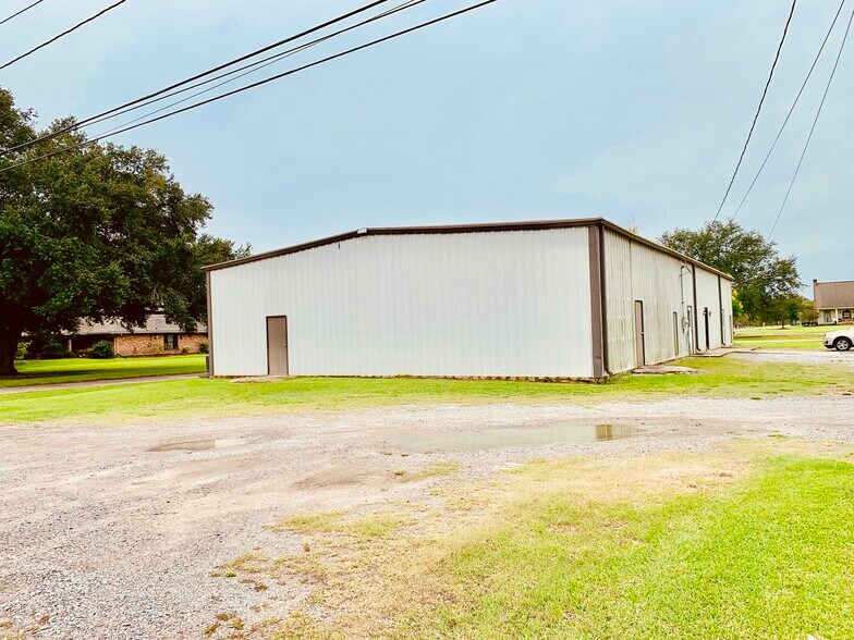 105 Acorn St, Pierre Part, LA for sale - Primary Photo - Image 1 of 1
