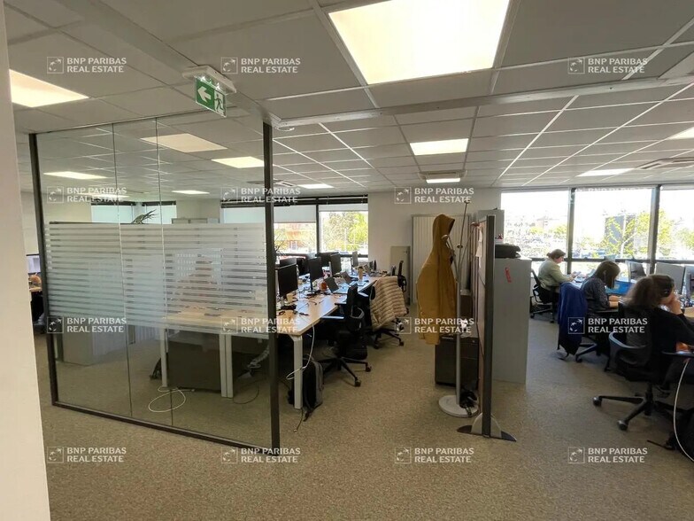 Office in Tours for lease - Building Photo - Image 2 of 17