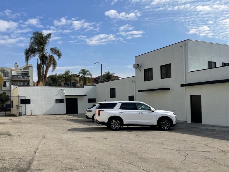 1345-1347 Redondo Ave, Long Beach, CA for lease - Building Photo - Image 2 of 10