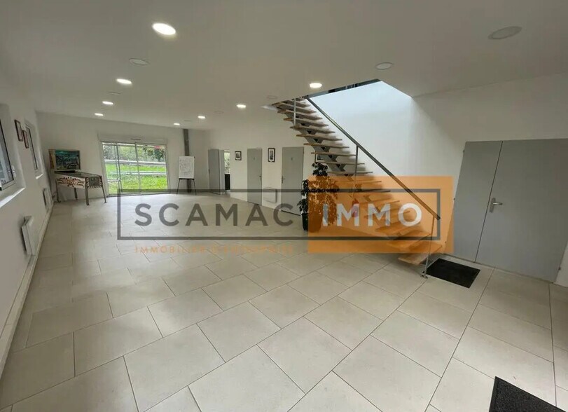 Office in Croissy-Beaubourg for lease - Building Photo - Image 2 of 12