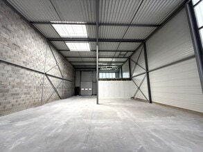 Chemin De La Lône, Pierre-Bénite for lease Interior Photo- Image 2 of 6