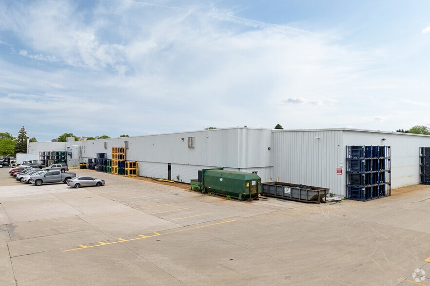 2700 Product Dr, Rochester Hills, MI for lease - Building Photo - Image 2 of 6