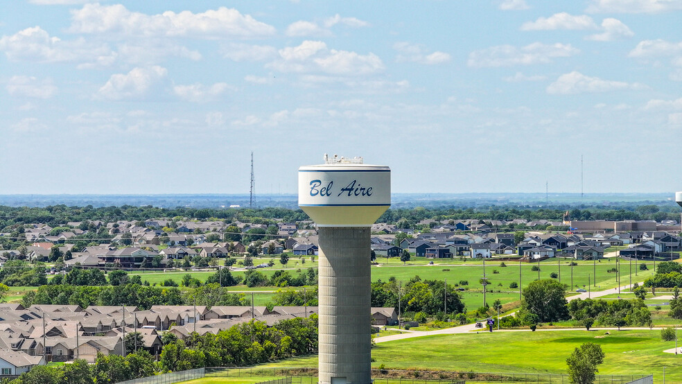 NEC of 53rd St & N Webb rd, Bel Aire, KS for lease - Primary Photo - Image 3 of 4