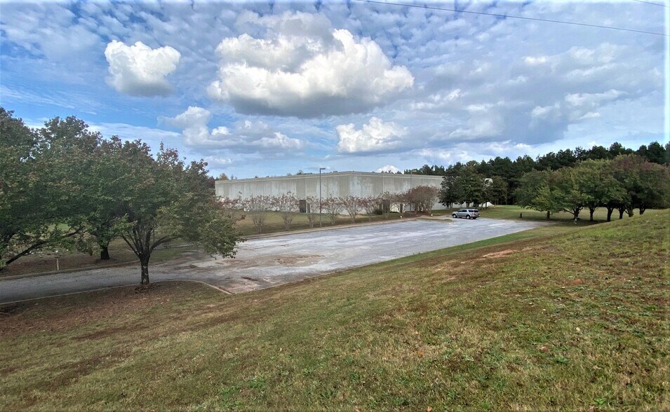 5899 N Main St, Cowpens, SC for sale - Building Photo - Image 1 of 1