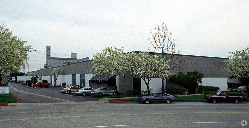 6200-6280 Peachtree St, Commerce, CA for lease - Building Photo - Image 3 of 6