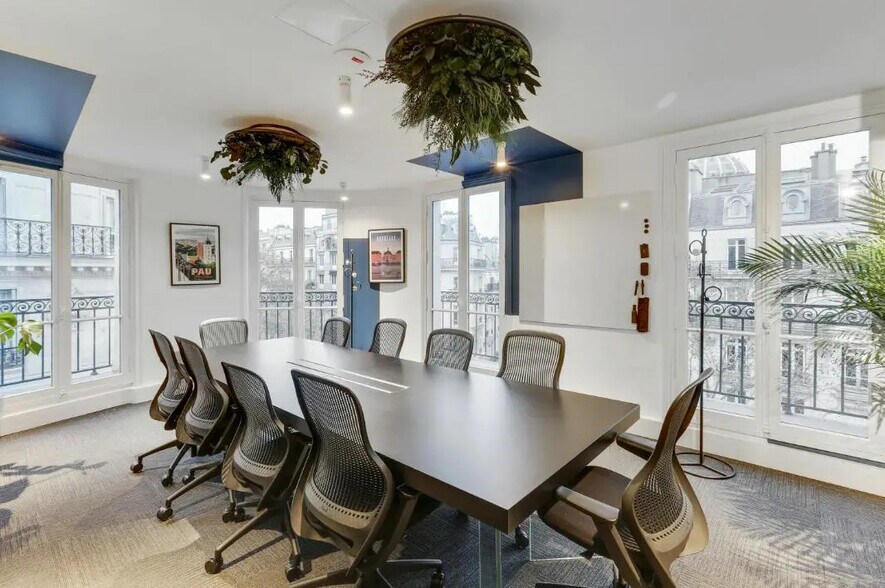 Office in Paris for lease - Interior Photo - Image 2 of 3