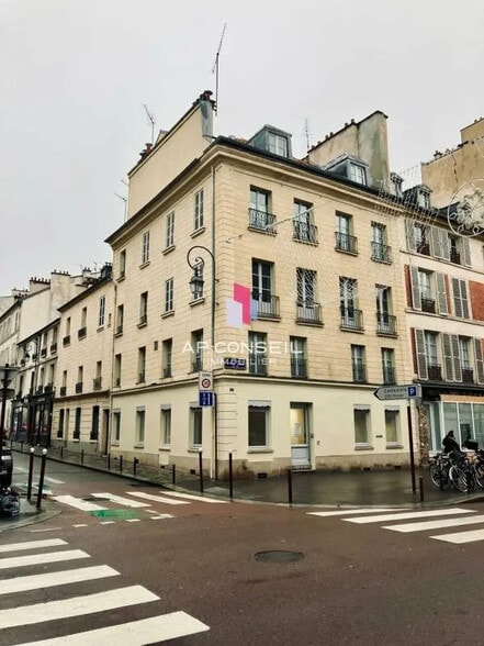 Office in Versailles for lease - Building Photo - Image 1 of 9