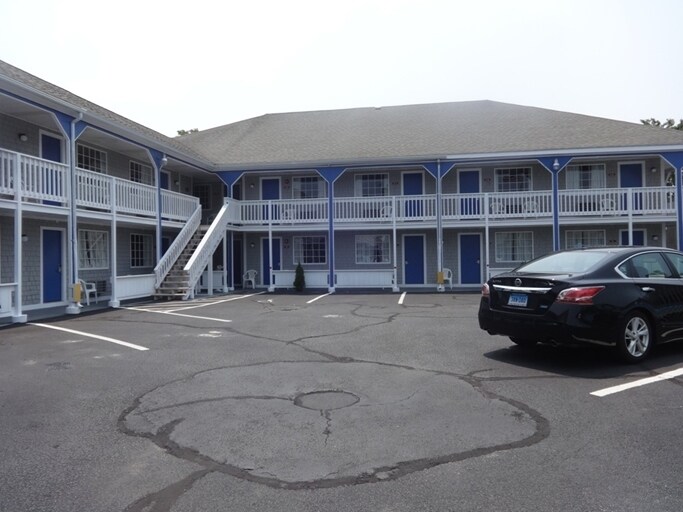 221 Main St, West Dennis, MA for sale - Primary Photo - Image 1 of 1