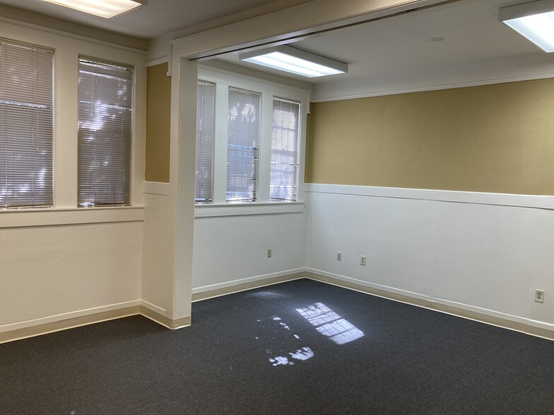 515 W 27th St, Los Angeles, CA for lease - Interior Photo - Image 2 of 8