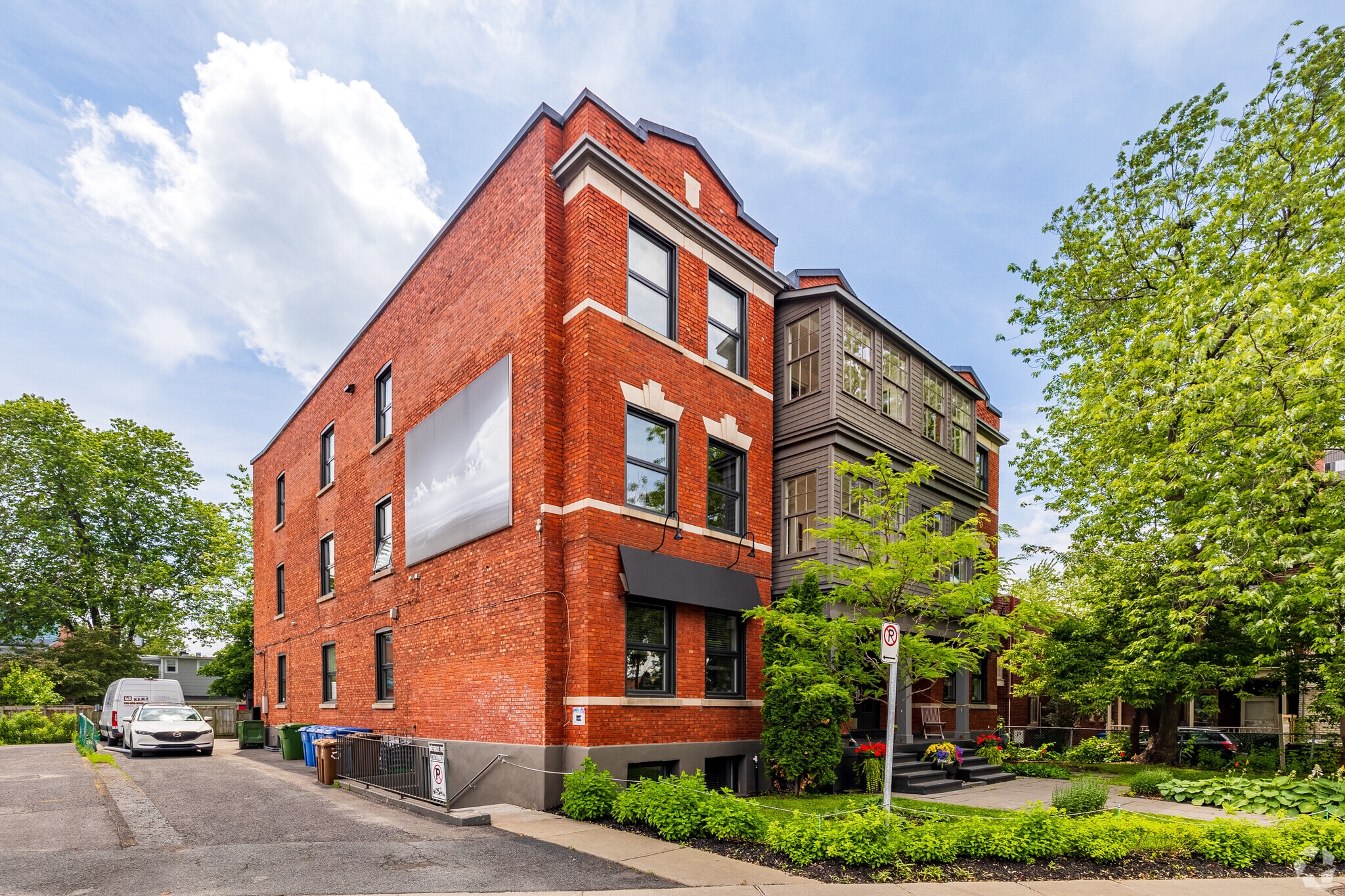 651 Av Victoria, Saint-lambert, QC for sale Building Photo- Image 1 of 1