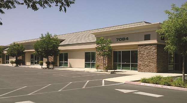 7084 N Maple Ave, Fresno, CA for lease - Building Photo - Image 3 of 7