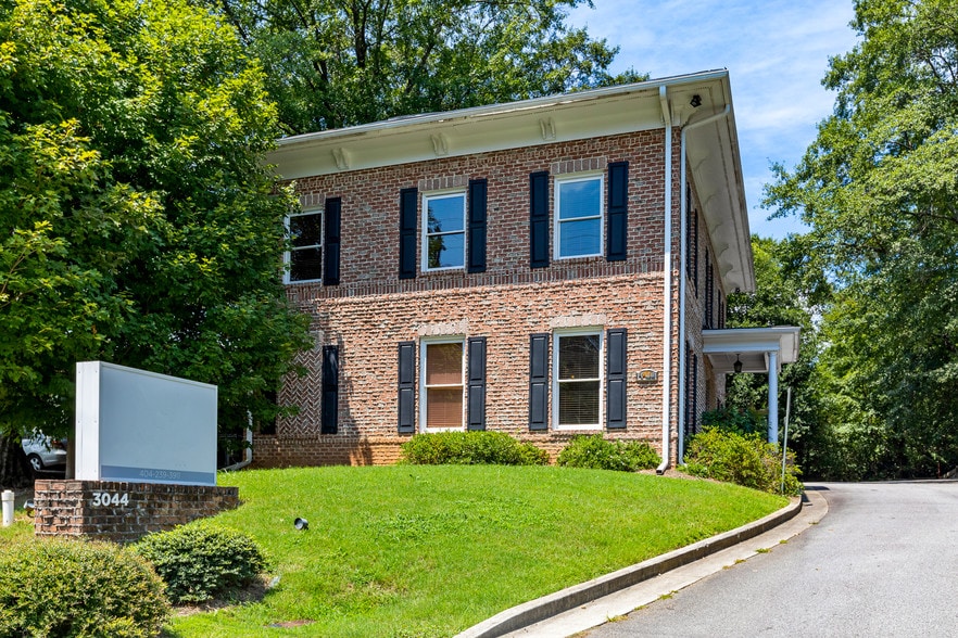 3044 Shallowford Rd, Atlanta, GA 30341