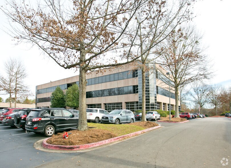 7840 Roswell Rd, Sandy Springs, GA 30350