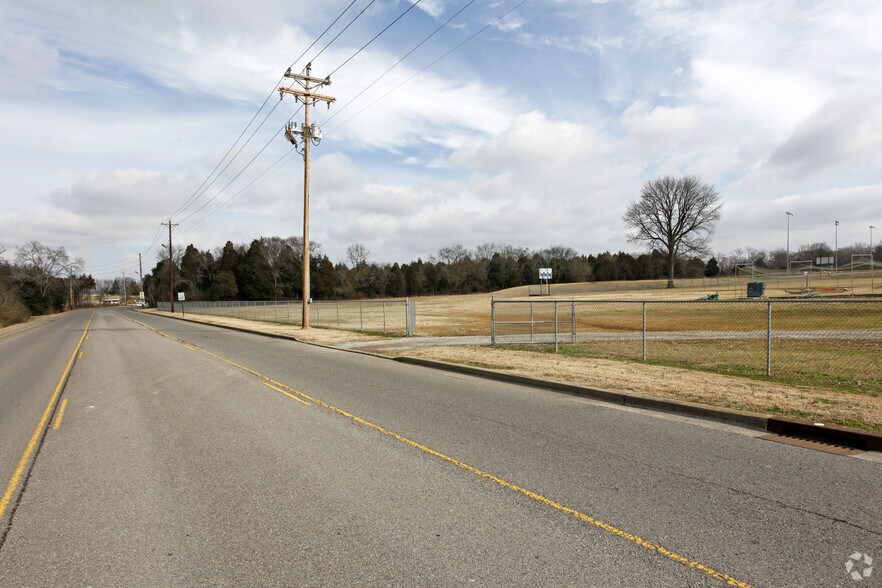 Castle Heights Ave N, Lebanon, TN 37087